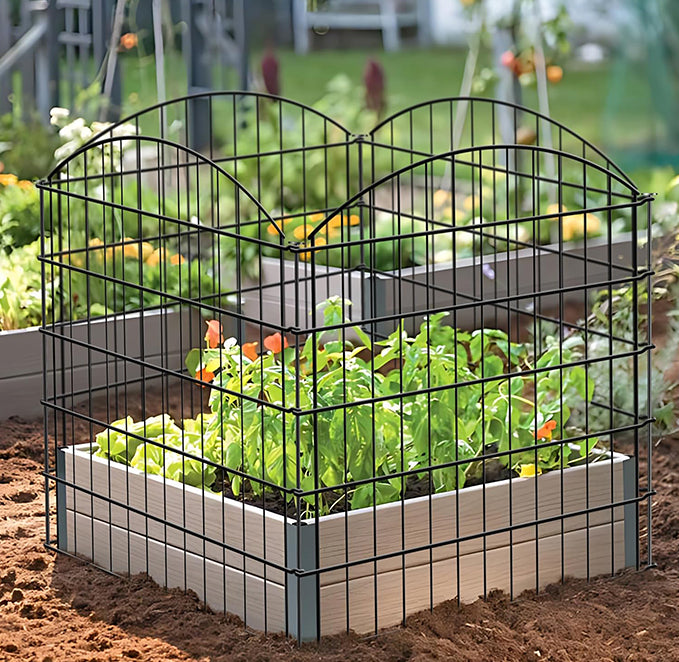 Metal Garden Fence 81cm (H) x 71cm (W)